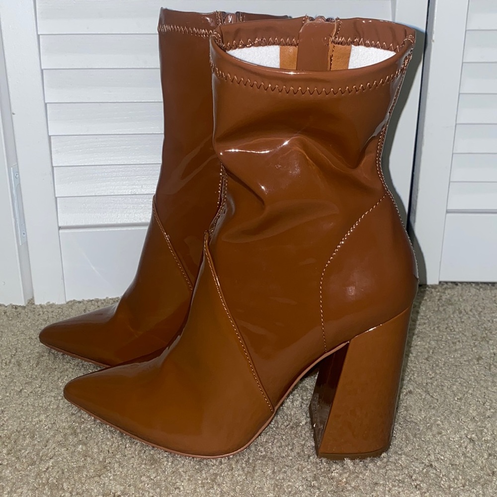 Steve Madden Brown Faux Leather Boots NEVER WORN